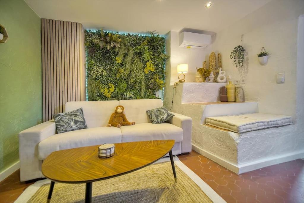 Monkey Forest Appartement Грас Екстериор снимка